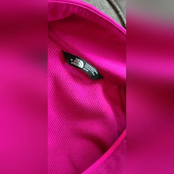 EUC North Face Hot Pink Vest 💝 - Picture 3 of 10